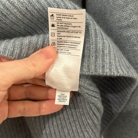 Vince 100% cashmere sweater (US S) - Picture 7 of 7